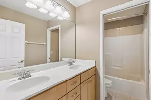 426 Heatherwood Dr SE, Oswego, IL 60543 - Photo 6