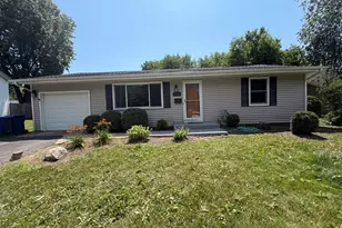 542 S 14th St, Saint Charles, IL 60174 - Photo 1