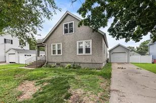1614 7th St, Peru, IL 61354 - Photo 2