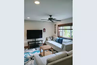 6810 W 95th Place, Oak Lawn, IL 60453 - Photo 2
