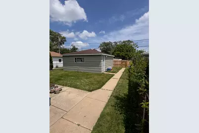137 Linden Avenue, Bellwood, IL 60104 - Photo 4