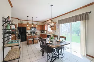 3105 Merrywell Ct, Carpentersville, IL 60110 - Photo 14