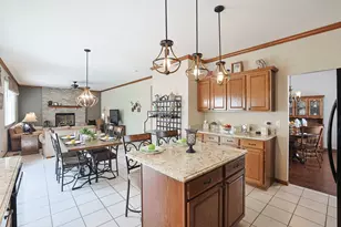 3105 Merrywell Ct, Carpentersville, IL 60110 - Photo 12