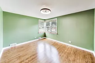 679 S Spring Rd, Elmhurst, IL 60126 - Photo 10