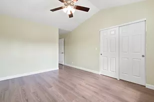 903 Genesee Dr, Naperville, IL 60563 - Photo 16