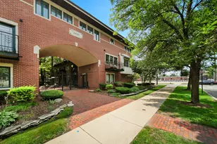 2455 W Ohio St, Chicago, IL 60612 - Photo 1