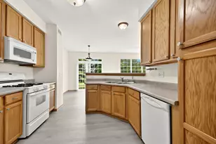 355 Grape Vine Trail, Oswego, IL 60543 - Photo 8