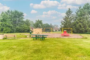 916 Lorelei Dr, Zion, IL 60099 - Photo 22