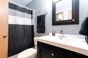 916 Lorelei Dr, Zion, IL 60099 - Photo 16