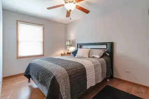 916 Lorelei Dr, Zion, IL 60099 - Photo 10
