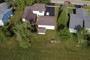 916 Lorelei Dr, Zion, IL 60099 - Photo 24