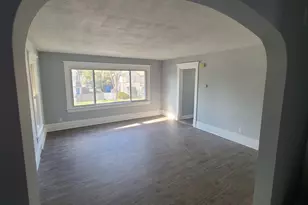 121 N May St, Aurora, IL 60506 - Photo 22