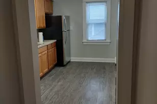 121 N May St, Aurora, IL 60506 - Photo 10