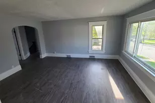 121 N May St, Aurora, IL 60506 - Photo 24