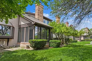 1697 Pebble Beach Dr, Hoffman Estates, IL 60169 - Photo 26