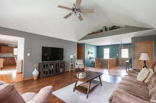 6174 Tulip Ln, Grant Park, IL 60940 - Photo 8