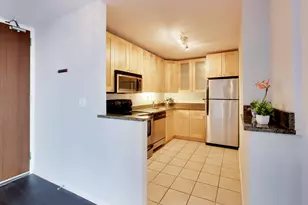 655 W Irving Park Rd, Chicago, IL 60613 - Photo 12