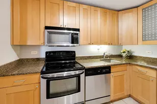 655 W Irving Park Rd, Chicago, IL 60613 - Photo 10