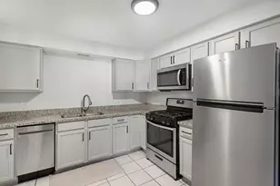 [Address not provided], Elgin, IL 60120 - Photo 8