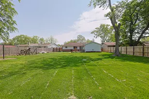 521 Edgewood Ln, Elk Grove Village, IL 60007 - Photo 24