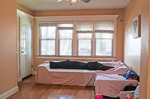 637 W 46th Pl, Chicago, IL 60609 - Photo 2
