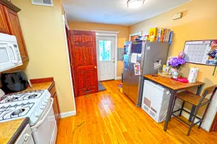 637 W 46th Pl, Chicago, IL 60609 - Photo 4