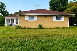 11305 Ballard Rd, Woodstock, IL 60098 - Photo 2