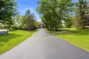 39542 Orchard Bluff Ln, Wadsworth, IL 60083 - Photo 2