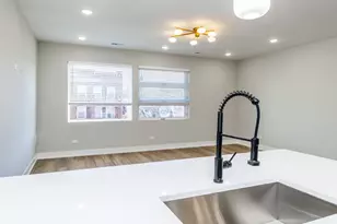 6220 S King Dr, Chicago, IL 60637 - Photo 8