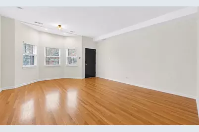 3115 N Oakley Avenue #1, Chicago, IL 60618 - Photo 2