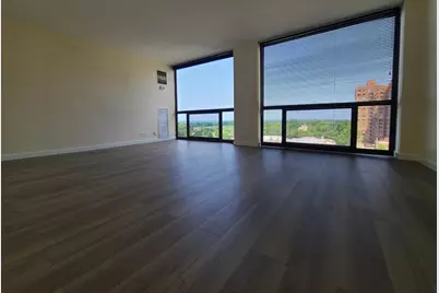 4343 N Clarendon Avenue #1012, Chicago, IL 60613 - Photo 2