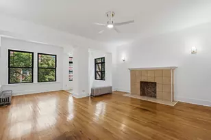 1227 E Hyde Park Blvd, Chicago, IL 60615 - Photo 2