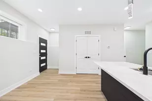 6624 S Champlain Ave, Chicago, IL 60637 - Photo 2