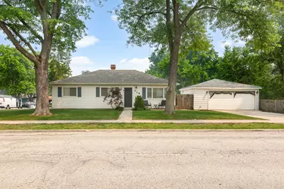 528 W Crystal Street, Mundelein, IL 60060 - Photo 1
