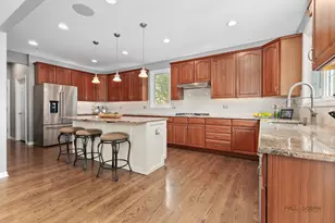 5572 Chancery Rd, Gurnee, IL 60031 - Photo 6