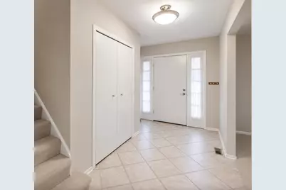 633 E 8th Avenue, Naperville, IL 60563 - Photo 2