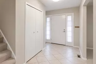 633 E 8th Ave, Naperville, IL 60563 - Photo 2