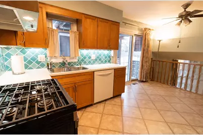 633 E 8th Avenue, Naperville, IL 60563 - Photo 8