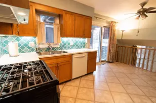 633 E 8th Ave, Naperville, IL 60563 - Photo 8