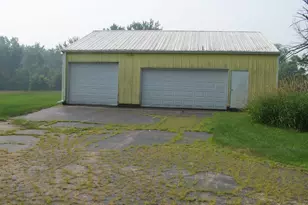 2046 Deep Cut Rd, Woodstock, IL 60098 - Photo 2