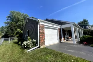 1233 Allison Ln, Schaumburg, IL 60194 - Photo 2
