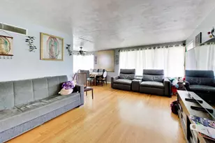 6018 N Campbell Ave, Chicago, IL 60659 - Photo 2