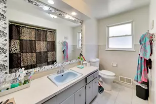 6018 N Campbell Ave, Chicago, IL 60659 - Photo 14