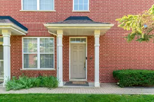 1002 Kensington Dr, Northbrook, IL 60062 - Photo 4