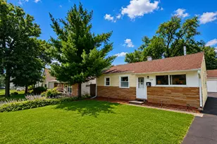 334 S Seymour Ave, Mundelein, IL 60060 - Photo 2