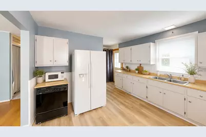 334 S Seymour Avenue, Mundelein, IL 60060 - Photo 4