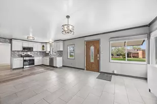 117 Sunrise Ave, Willowbrook, IL 60527 - Photo 6