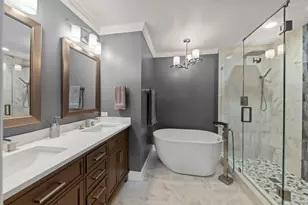 11S471 Rachael Ct, Willowbrook, IL 60527 - Photo 12