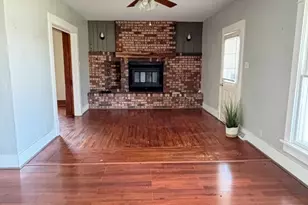 336 4th St, Dallas City, IL 62330 - Photo 2