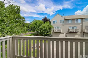 847 Essex Cir, Grayslake, IL 60030 - Photo 6